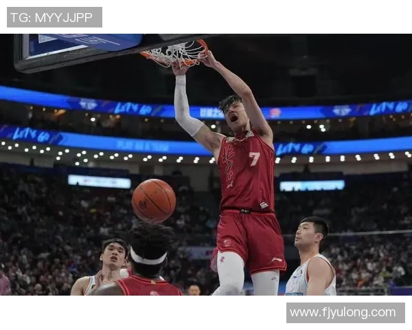 曾凡博的篮球之路：从青涩少年到职业赛场的蜕变与成长